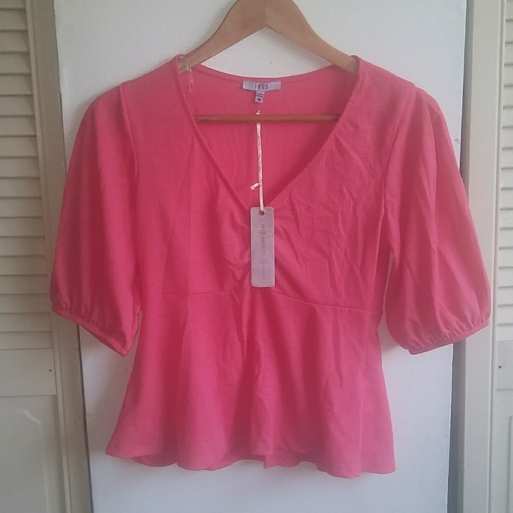 Iris NWT Coral V Neck Blouse